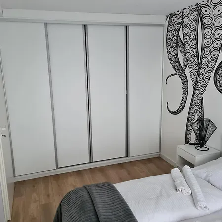 Nowy Apartament: Beachside Comfort With Modern Amenities